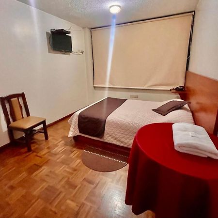 קיטו Hotel Bacastell מראה חיצוני תמונה