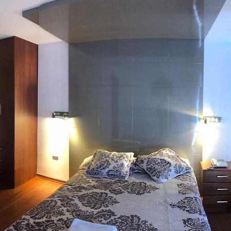 קיטו Hotel Bacastell מראה חיצוני תמונה