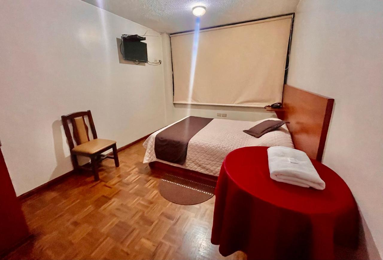 קיטו Hotel Bacastell מראה חיצוני תמונה