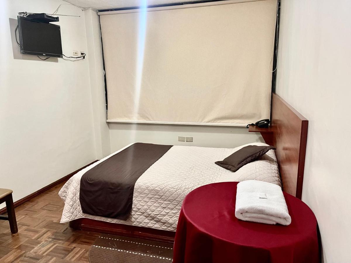 קיטו Hotel Bacastell מראה חיצוני תמונה