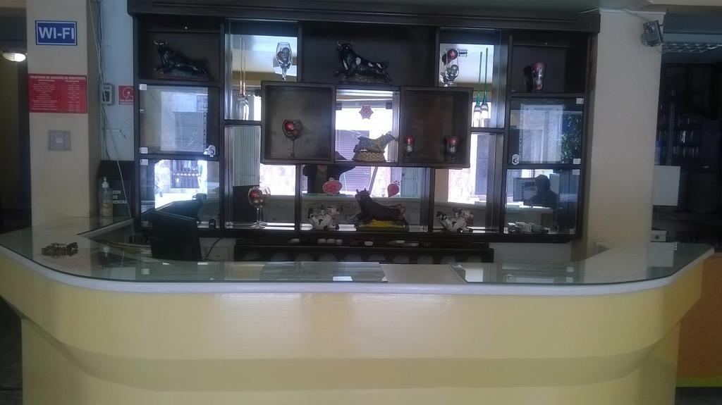 קיטו Hotel Bacastell מראה חיצוני תמונה